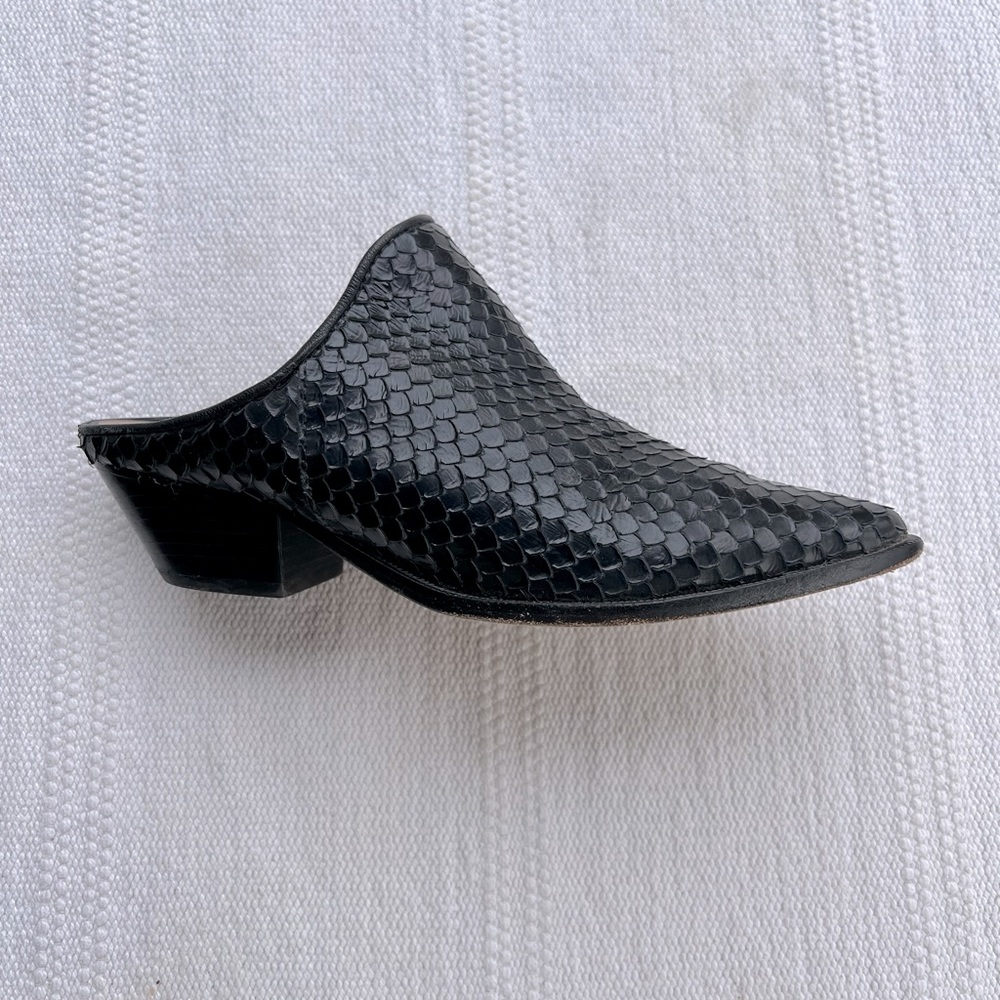 Schutz Black Snakeskin Heeled Mule Size 7.5 Western